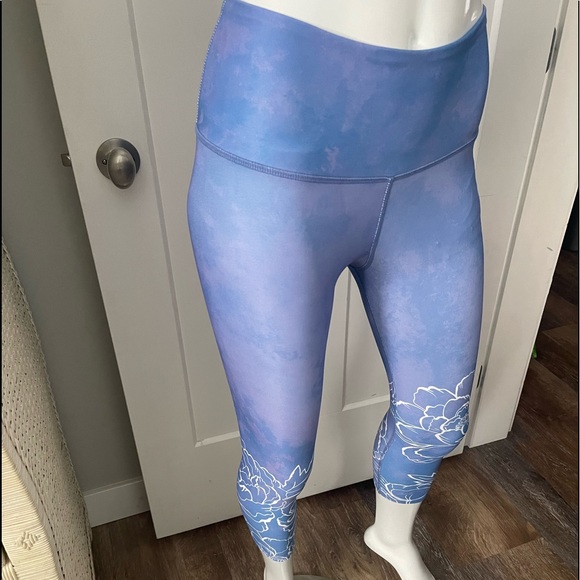 Inner Fire Crops - Picture 2 of 6